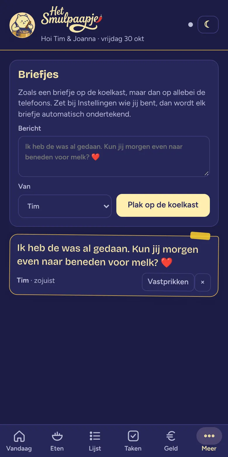 Briefjes in donker thema